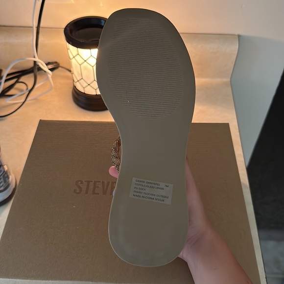 Steve Madden “Danya” Sandals - Picture 4 of 4